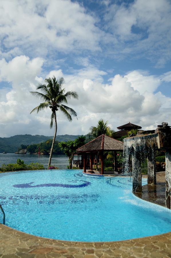 Kungkungan Bay Resort Bitung Exterior photo